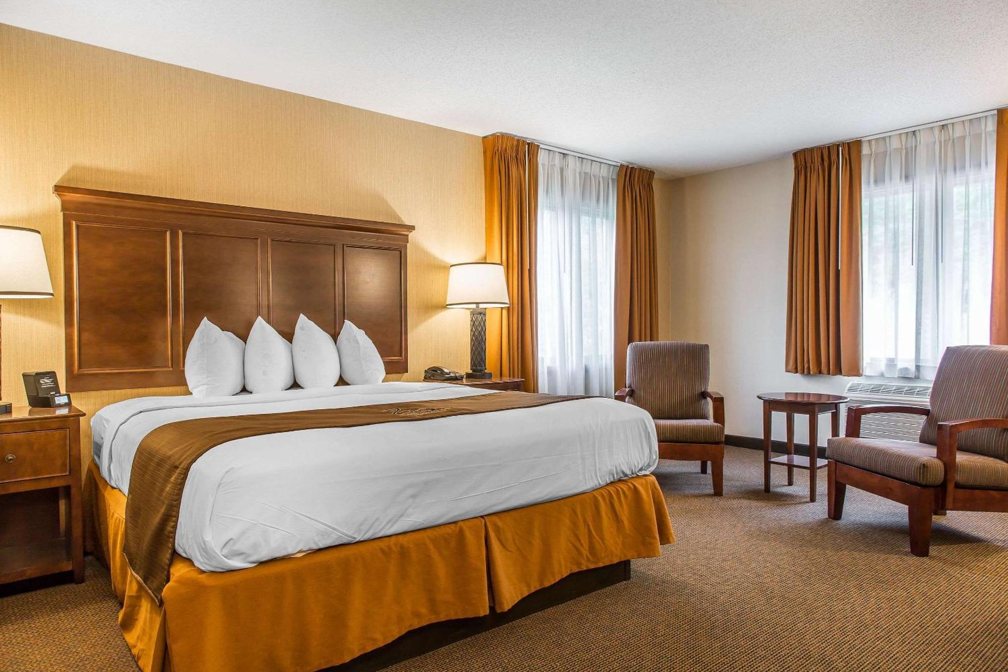 The Black Swan Lee - Lenox, Ascend Hotel Collection Εξωτερικό φωτογραφία